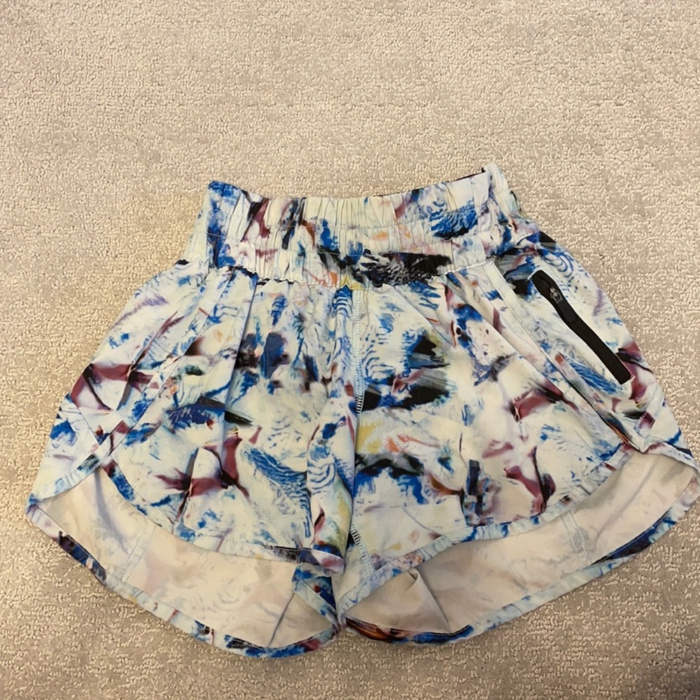 Lululemon Tracker Low-Rise Short 4”